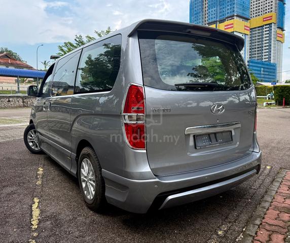 2013 Hyundai GRAND STAREX 2.5 ROYALE FACELIFT (A) - 2