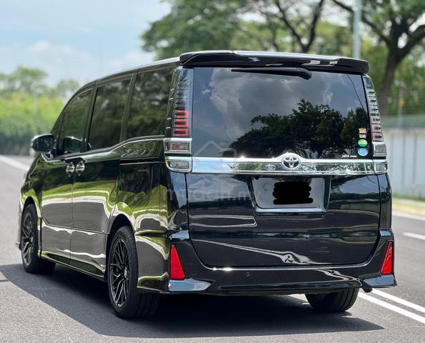 2019 Toyota VOXY 2.0 ZS KIRAMEKI II (A) - 3