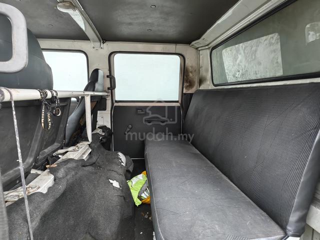 ISUZU NPR70LY 2015 BDM 5000 kg 1 OWNER - photo 5 of 6