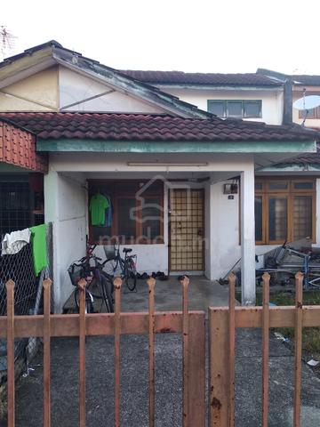 1.5 storey Terraced House For Sale 1