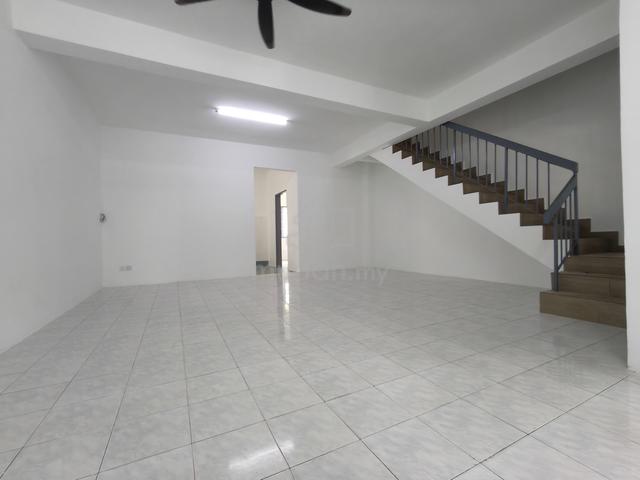 2 Storey House For Rent, Newly Paint, PUJ 2, Punjak Jalil, Selangor 1