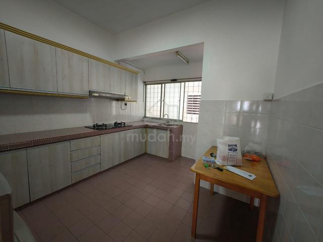 Bandar Sri Damansara Jalan Kenanga 2sty house to let 1