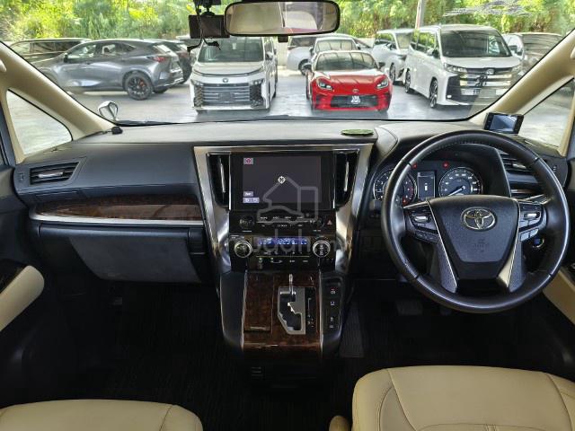 2021 Toyota ALPHARD 2.5 X 8 seater Unreg - 5