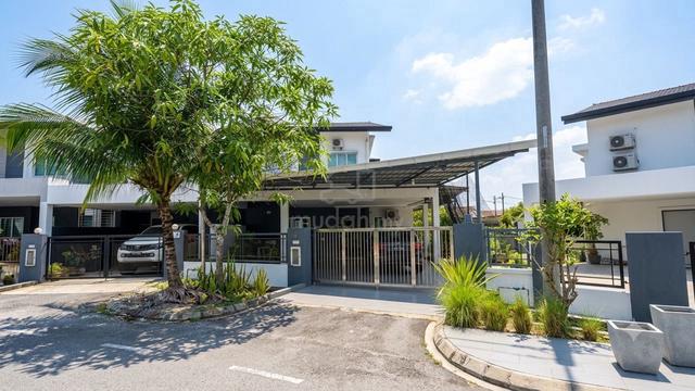 Below Bank Value RM100K Double Storey Corner House Muara Tuang 1