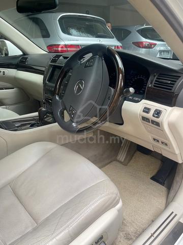 2007 Lexus LS460 4.6 L 4 SEATER (A) - 4