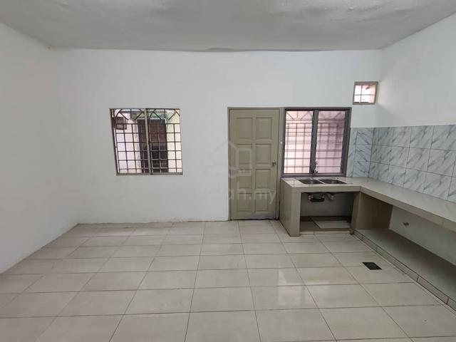 Freehold 2 Storey Terrace House Taman Klang Utama Klang 5