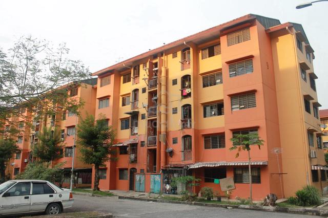 Flat PKNS Seksyen 8 Shah Alam 1