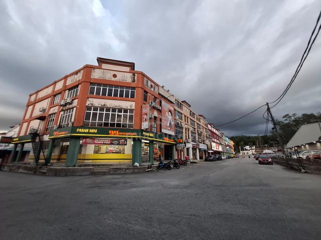 1st FLOOR 1,400sf for RESIDENTIAL or BUSINESS USE next SPEED 99 KMTG 1