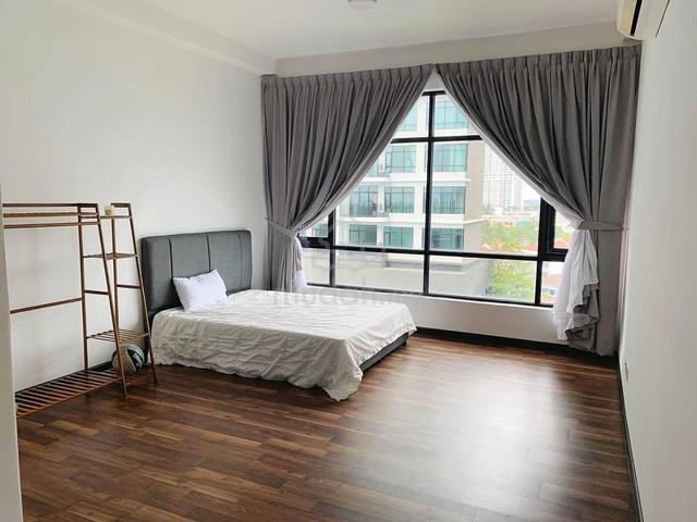 Molek Regency 1
