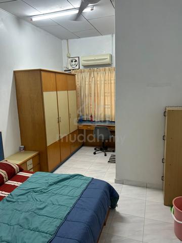 Room for rent at Batu Pahat 1