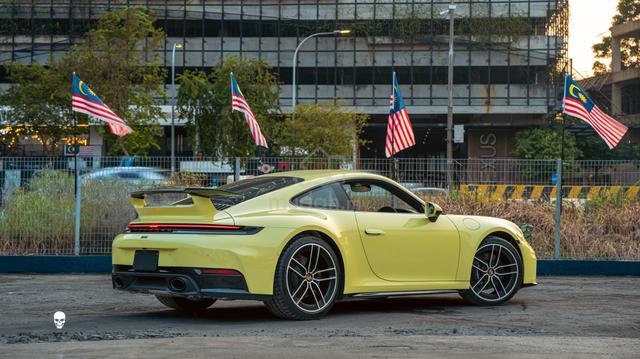 2025 Porsche 911 3.0 CARRERA FACELIFT (A) - 2