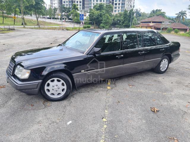 Mercedes Benz 260E LUXURY LIMOUSINE - 3