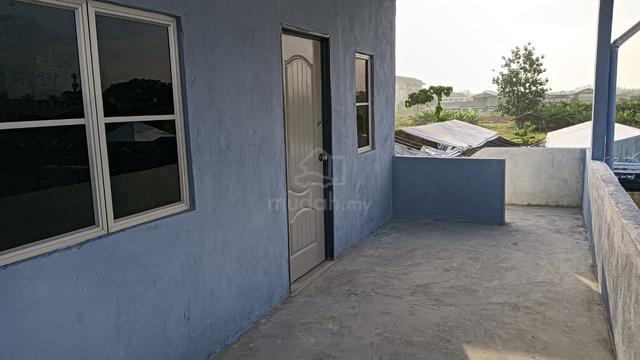 kg bukit naga, sec 32. Unit TINGKAT 1 TEPI. kejiranan melayu 1