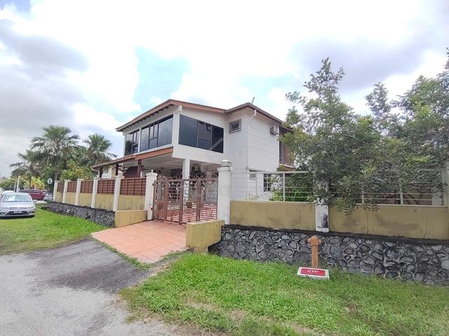 CORNER LOT Double Storey Bungalow Anjung Suasana Bandar Seri Putra 1