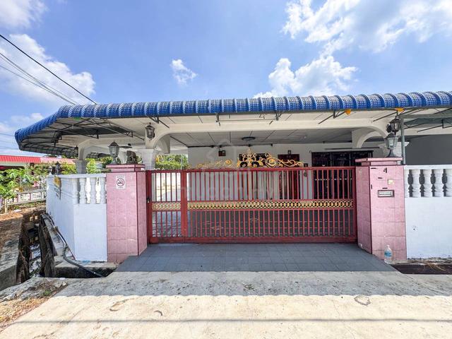Corner Lot Single Storey , Jalan 3, Taman Sri Cahaya, Bestari Jaya 1