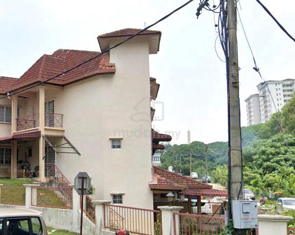 (Below Market 300K) Taman Minang Ria 2.5 Storey House 2