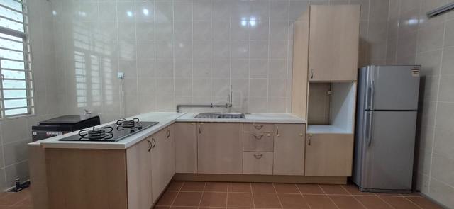 Puchong Utama Jalan Pu1 Landed House 22x75 Partial Furnished 1