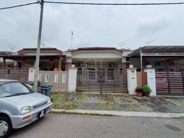 Taman Kluang Indah (Jean) 1