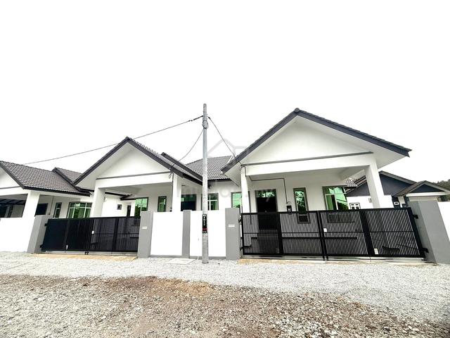 RUMAH SEMI-D UNTUK DiJUAL (MARANG) 1
