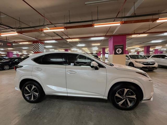 Lexus NX 300 2.0 PREMIUM 2019 (A)NEW CAR CONDITION - 3