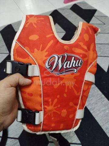life jacket - photo 2 of 6