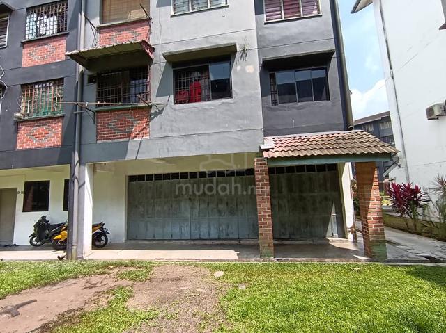 Low Cost Shop / Taman Molek / 527 sqft / International Lot 1