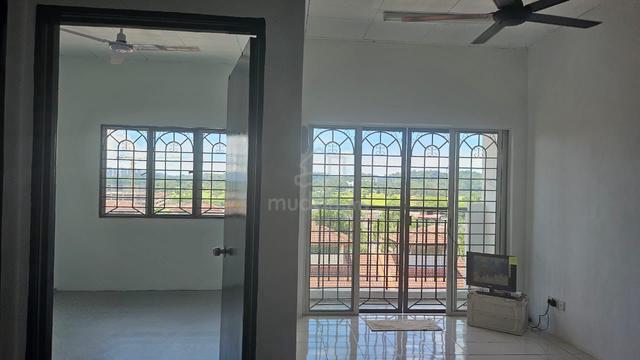 Apartment Taman Tropika (Blok A & B) 1