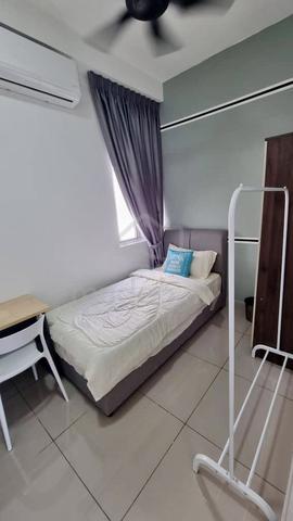 Female Single Room Acacia Residence, Salak Tinggi, Sepang 1