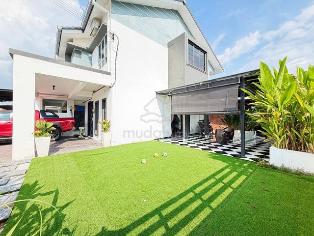 CORNER LOT RENOVATED Double Storey Terrace PALM Hillpark Puncak Alam 1