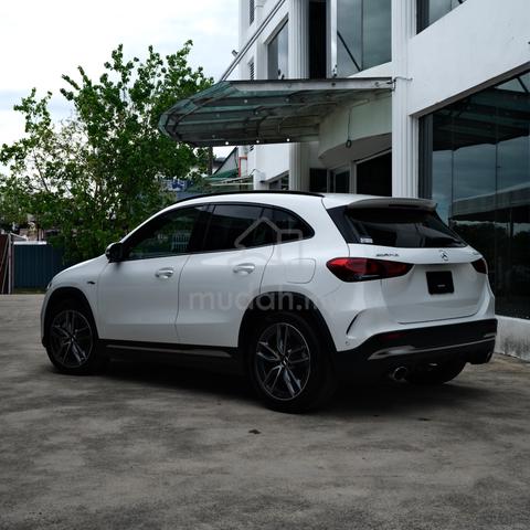 2022 Mercedes-Benz GLA35 AMG 4Matic Panaromic Roof - 2