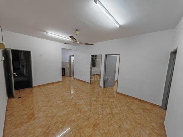 Pangsa Sentral Flat 1