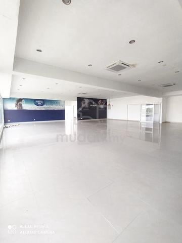 Corner Unit Shoplot Pusat Perniagaan Gemilang Kota Warisan, Sepang 1