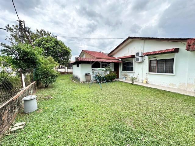 CORNER LOT !!! Huge Land Single Storey Seksyen 14 Petaling Jaya 1