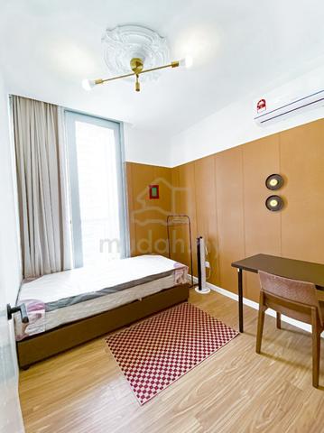 FREE WIFI 🌟FEMALE 🌟Insta Private Medium Room Near MMU, UoC at LAKE 1