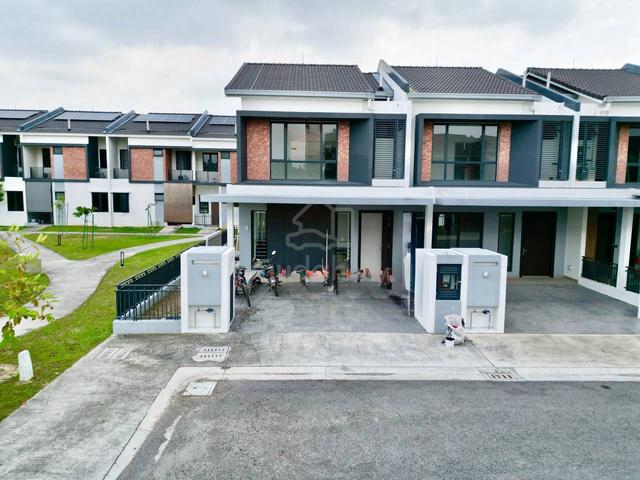 END LOT ‼️ 2 Storey Terrace Ilham Residence 2, Elmina East Shah Alam 1
