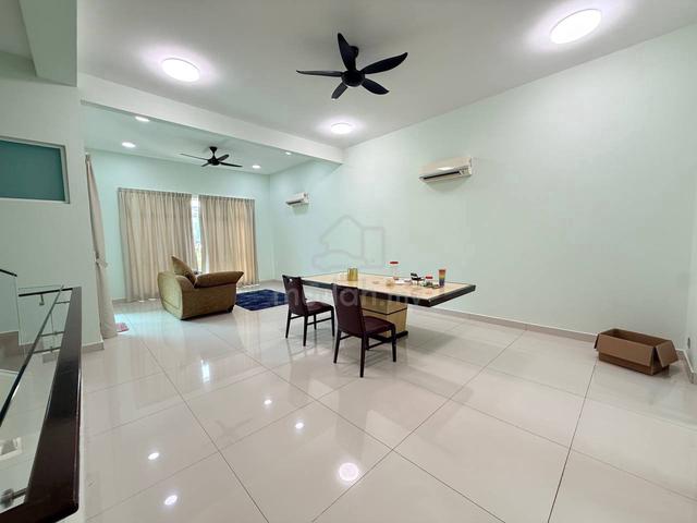D'suite Akasia Horizon, 3 storey Villa House, partial furnished, gng 1