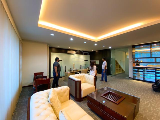 Huge Fully Furnished Office Space 1