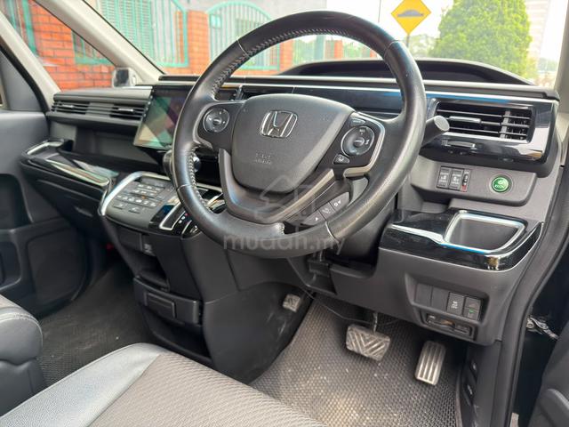 COOL SPRIT⭐2017 Honda STEPWAGON 1.5 SPADA 7 SEATER - 4