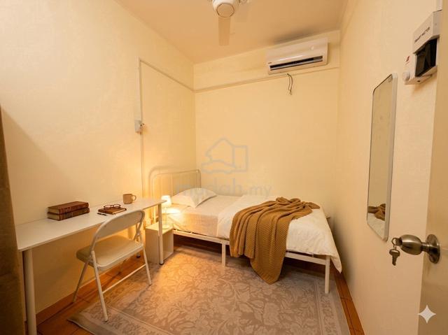 ROOM RENT single FEMALE muslim CONDO NEAR-JAYA-33-MALL petaling jaya ( 1