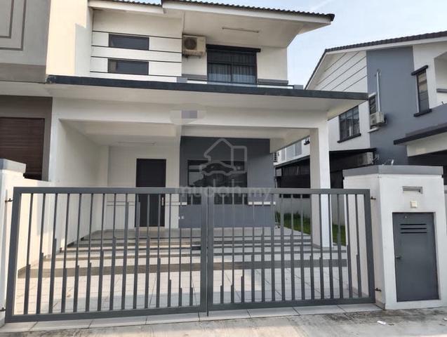 Lagenda Putra Kulai 2 Storey Cluster House 4 Bedroom For Rent 1