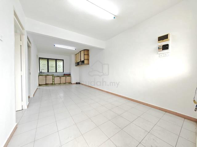 Flat Taman Ungku Tun Aminah 1