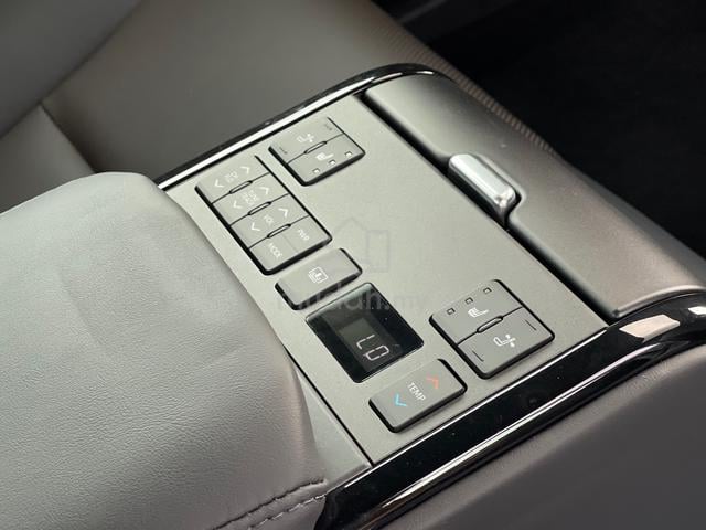[14K KM2023 Toyota Crown Crossover 2.4 RS Advanced - 2