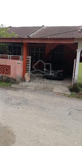 Rumah Teres Untuk Dijual (Kampung Chat Rimau Tanah Merah) 1