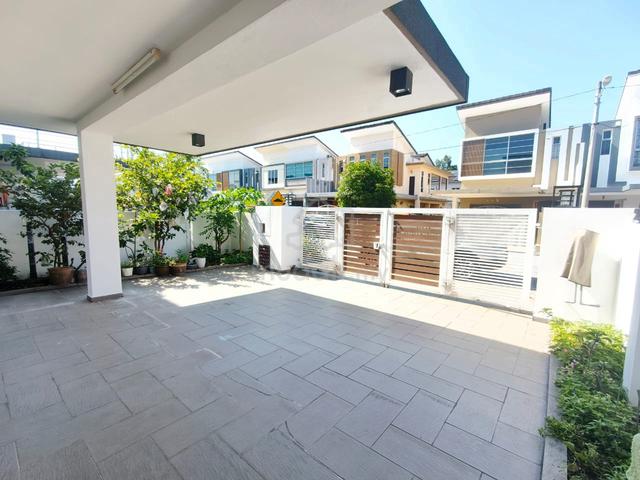 Puchong Taman Putra Prima 8A (End Lot) Terrace Houde For Sale 1