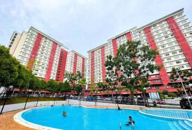 The Lumayan Apartment 1