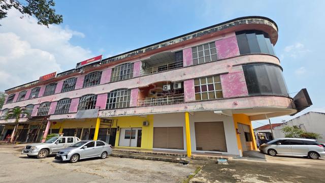 Jalan Sungai Putus Batu Belah Klang 3 Storey Corner Shop For Sale 1