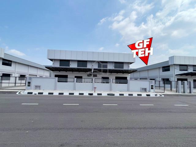 3600sf 1.5 Storey Semi-D Factory  Light Industry  Valdor   1