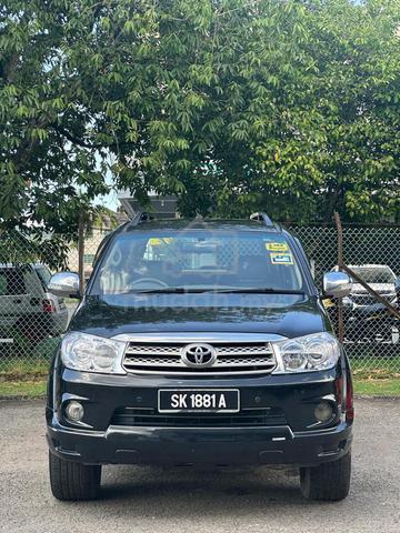 Toyota Fortuner 2010 (A) - 1