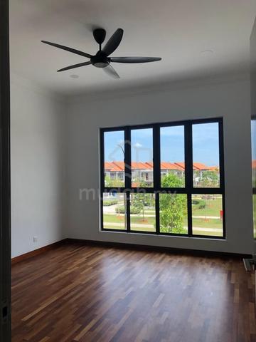 Partial Furnish Facing Open Lake View 2 Storey Terrace @ Alam Impian 1