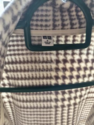 Uniqlo Sweater - photo 2 of 2